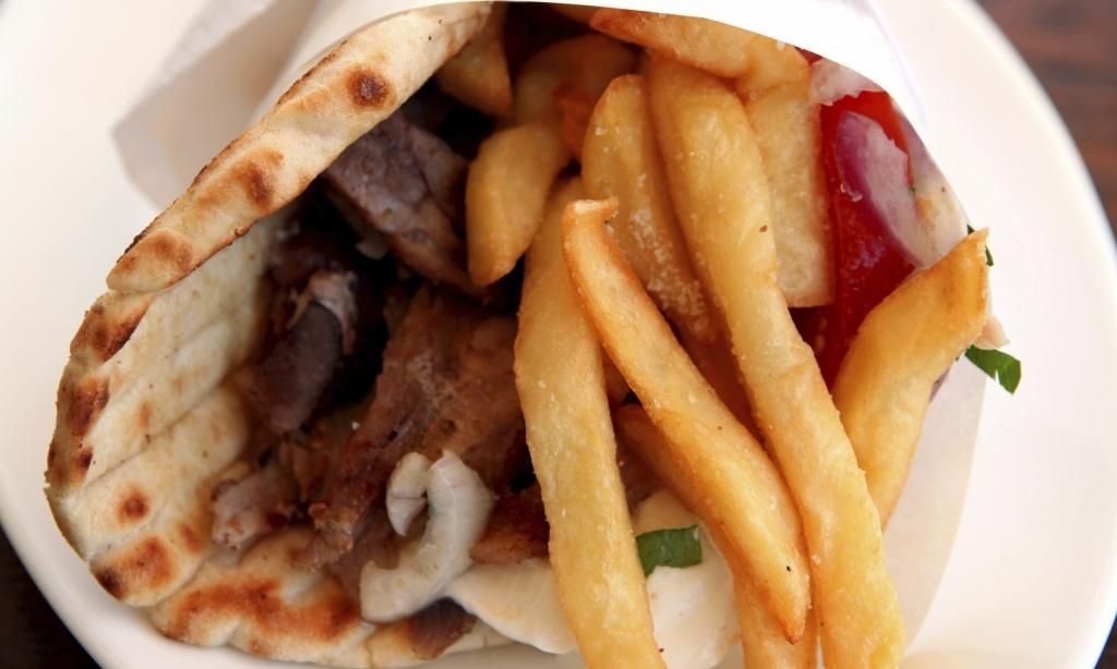 Ένα σουβλάκι με πίτα παρακαλώ… και να είναι παιδικό