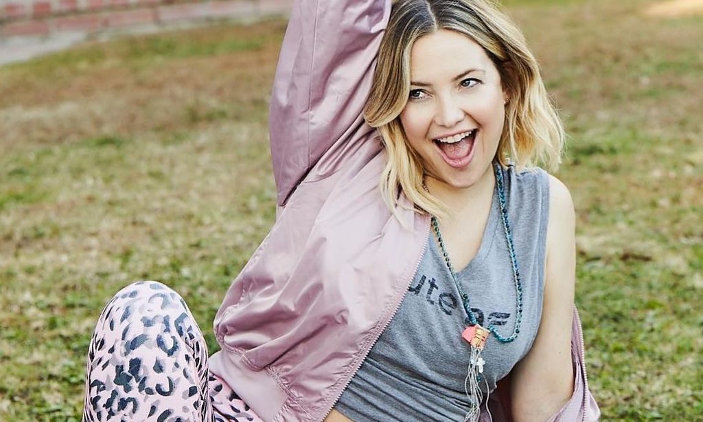 Η φωτογραφία της Kate Hudson να θηλάζει την κόρη της στη δουλειά θα σε εμπνεύσει