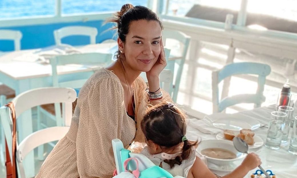 Νικολέττα Ράλλη: Η κόρη της πήγε στο σούπερ μάρκετ ντυμένη… πριγκίπισσα