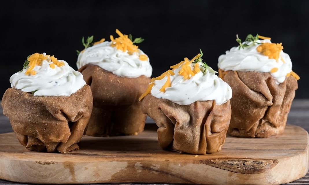 Αλμυρά cupcakes με γαλοπούλα, τσένταρ και τυρί κρέμα