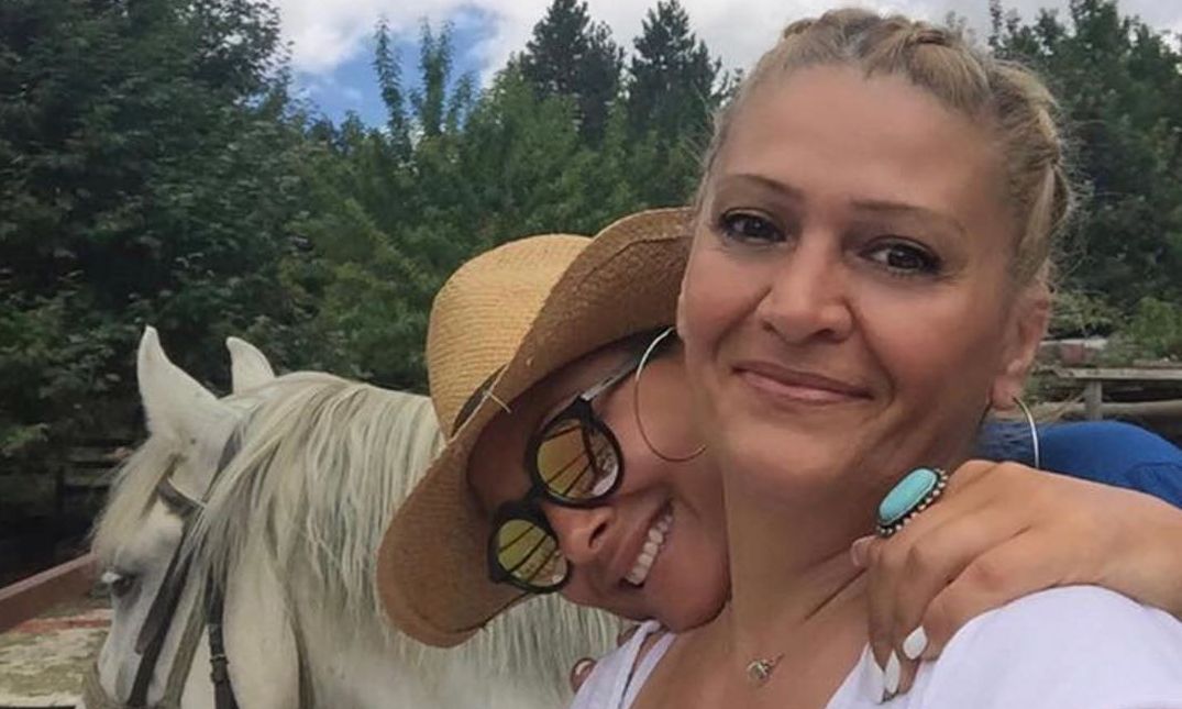 Η Δέσποινα Καμπούρη και τα μυστικά της μαμάς της (vid)