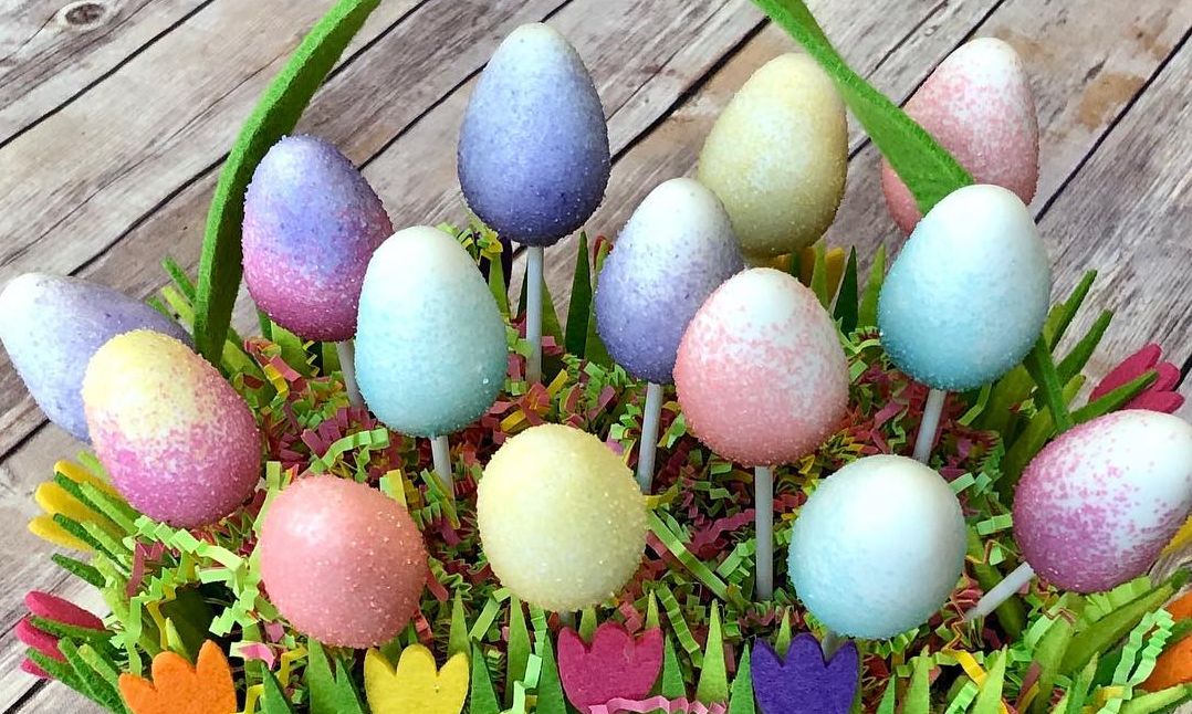 Πασχαλινά cake pops: Τα παιδιά θα λατρέψουν αυτά πολύχρωμα, γλυκά αυγά! (pics & vid)