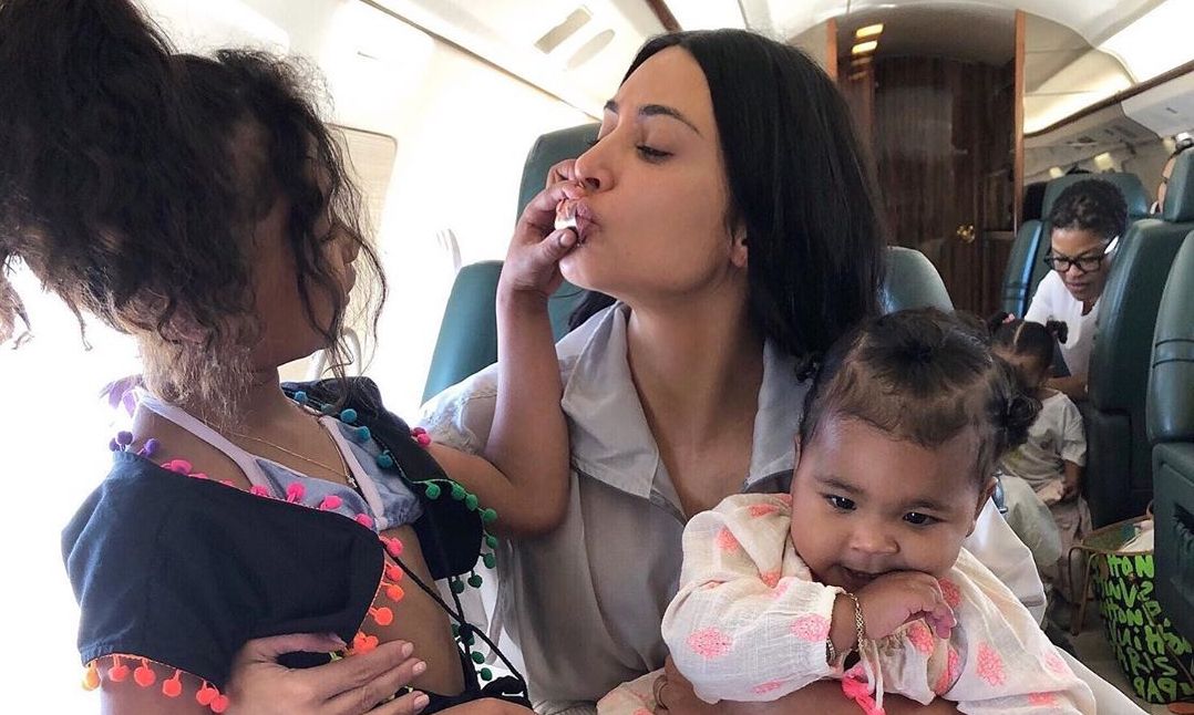 10 πράγματα που έχουν αλλάξει στην Kim Kardashian από όταν έγινε μαμά (vid)