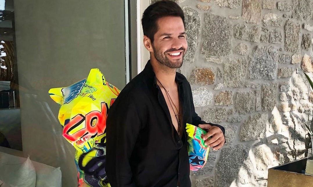 Αυτός είναι ο κούκλος 16χρονος γιος του Γιώργου Τσαλίκη (pics)