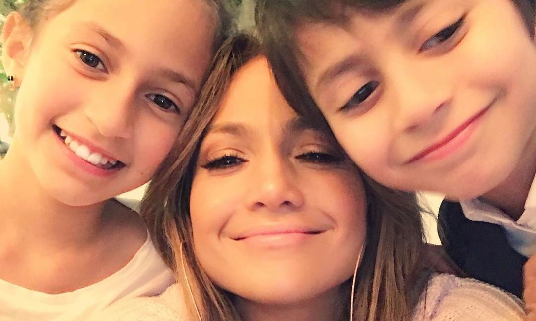 10 φωτογραφίες που αποδεικνύουν ότι η Jennifer Lopez είναι η πιο γλυκιά μανούλα (pics)