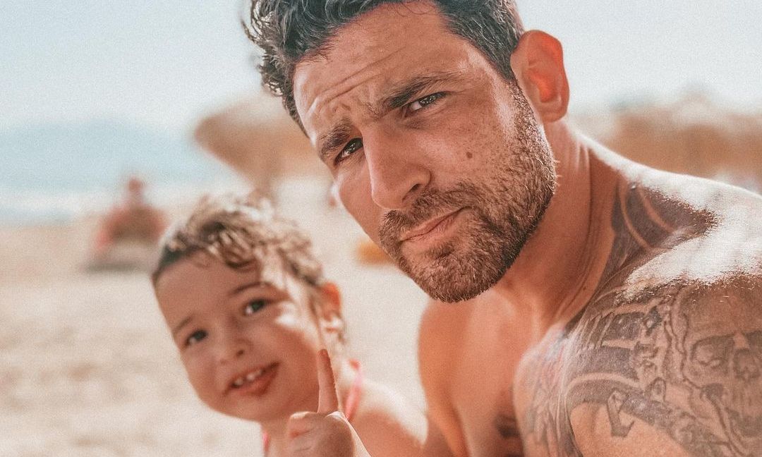 Ετεοκλής Παύλου: Στην πισίνα για baby swimming παρέα με την Μελίτα