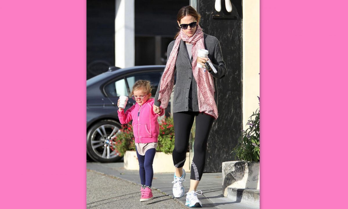 Το ασορτί casual look της Seraphina Affleck