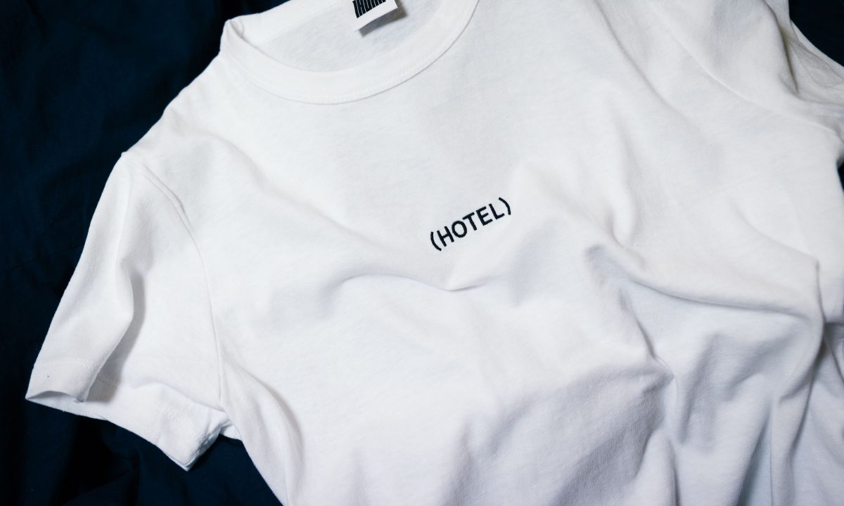 Πώς θα φτιάξεις μόνη σου ένα logo t-shirt για να «γεμίσεις» τον χρόνο σου