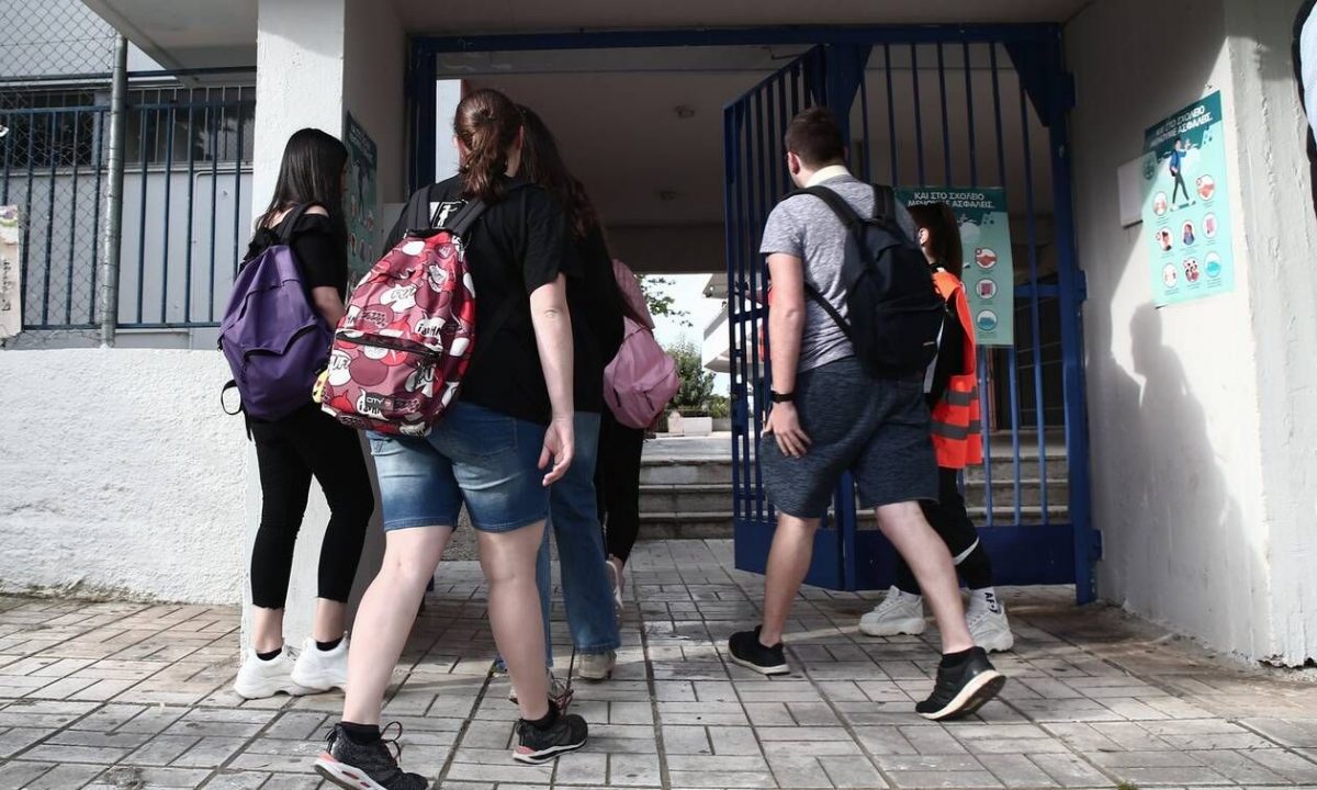 Άνοιγμα σχολείων - Δημόπουλος: Θα έχουμε αύξηση κρουσμάτων