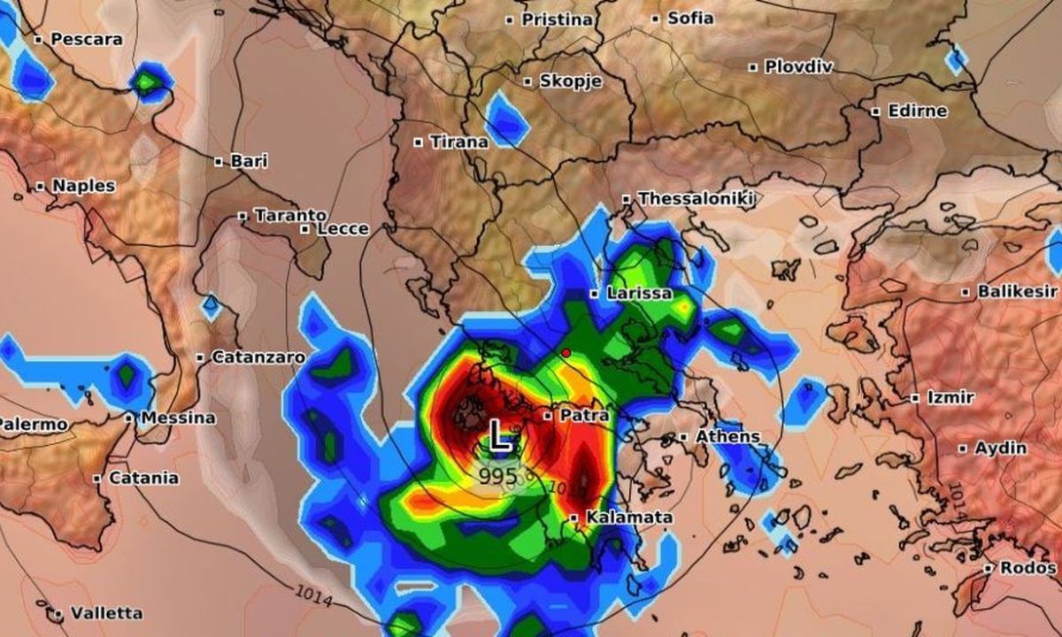 Κυκλώνας Ιανός: Σπάει σε δύο κομμάτια το μέτωπο και δημιουργεί σύγκλιση στην κεντρική Ελλάδα