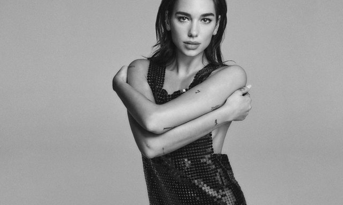 Είσαι έτοιμη να δεις την Dua Lipa με κοντό, αγορίστικο μαλλί;