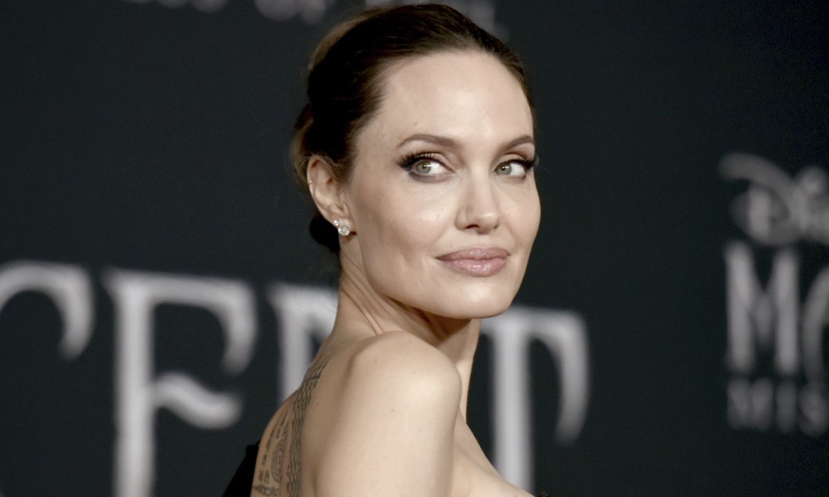 Η κόρη της Angelina Jolie μεγάλωσε και σχεδόν έφτασε τη μαμά της