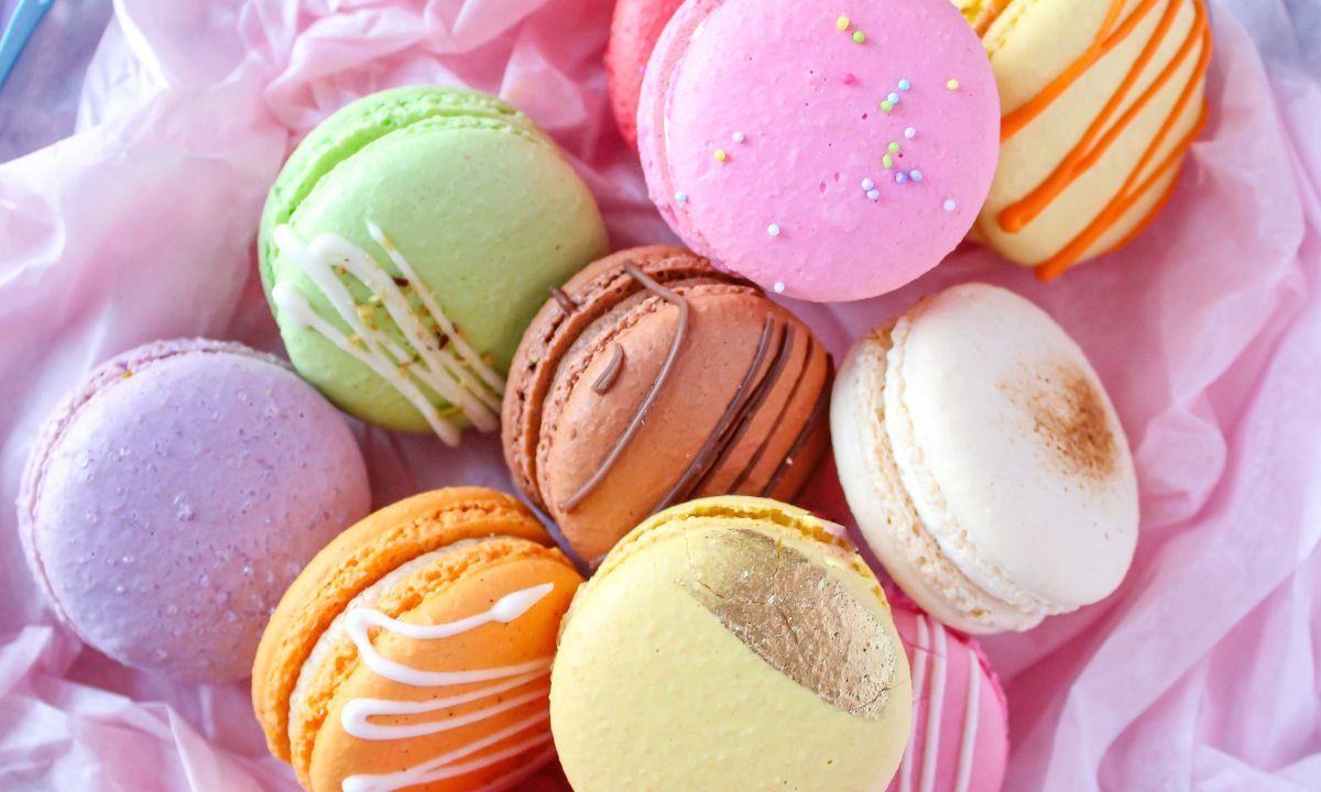 Λατρεύεις τα macarons; Έτσι θα φτιάξεις πανεύκολα την πιο τέλεια γέμιση (video)