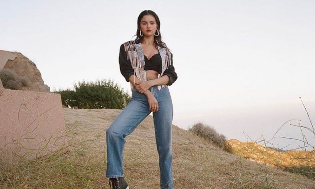 Η Selena Gomez συνελήφθη και οι fans της έχουν τρελαθεί (vid)