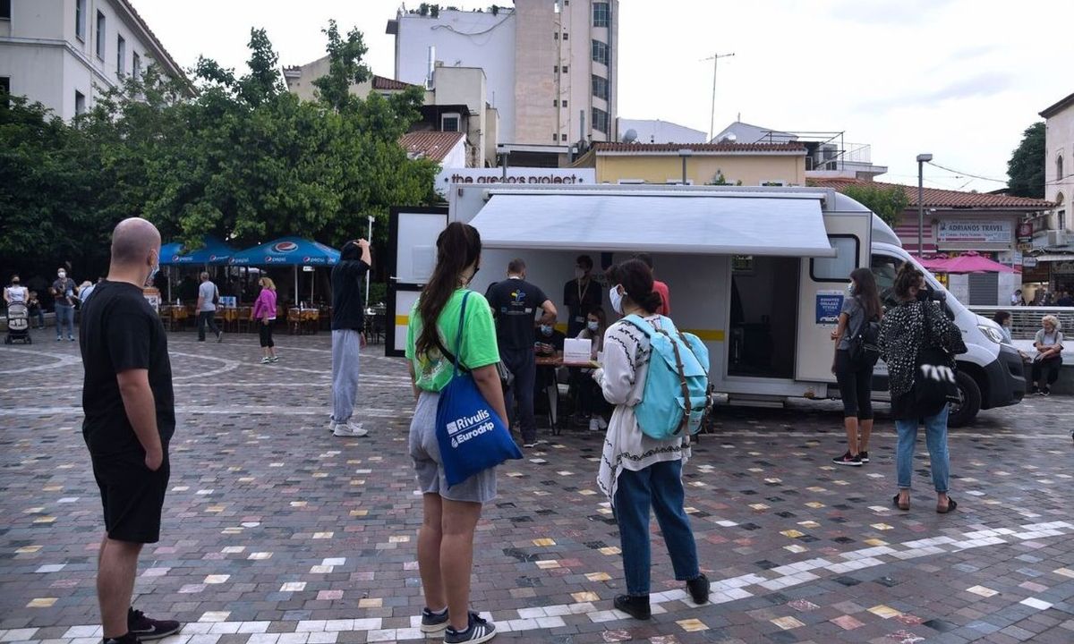 Κορoνοϊός - «Βόμβα» Θωμαΐδη: Στα μέσα Οκτωβρίου το επόμενο κύμα με 5.000 κρούσματα ημερησίως
