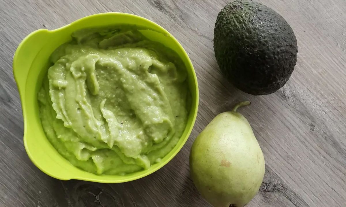 Baby food με αβοκάντο και αχλάδι