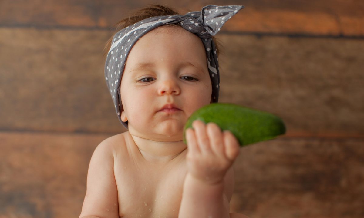 Baby food με αβοκάντο και μύρτιλα - Φτιάξτε την σούπερ φρουτόκρεμα
