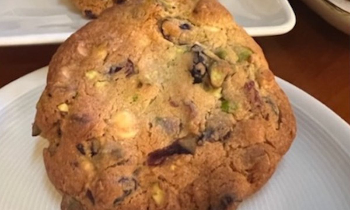 Φτιάξτε τα πιο yummy cookies με Cranberry, φυστίκια και λευκή σοκολάτα μέσα σε 10 λεπτά (Γράφει η Majenco)