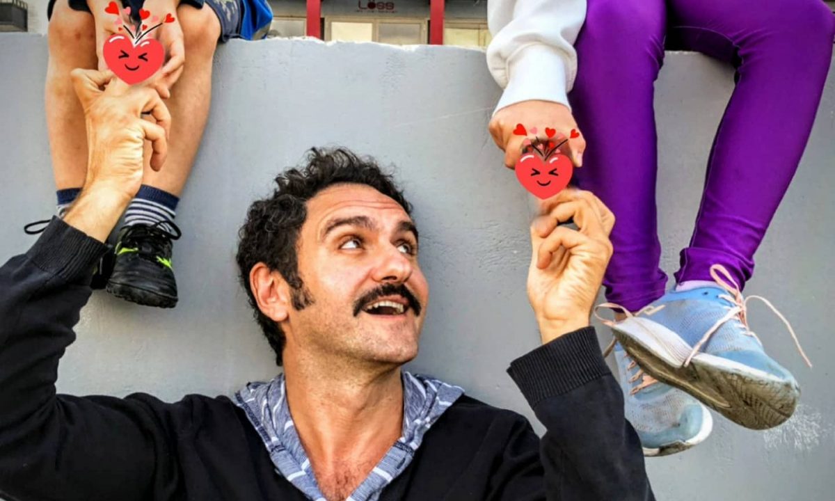 Μελέτης Ηλίας: Φωτογραφίζεται με την κόρη του και τον γιο του μετά από καιρό