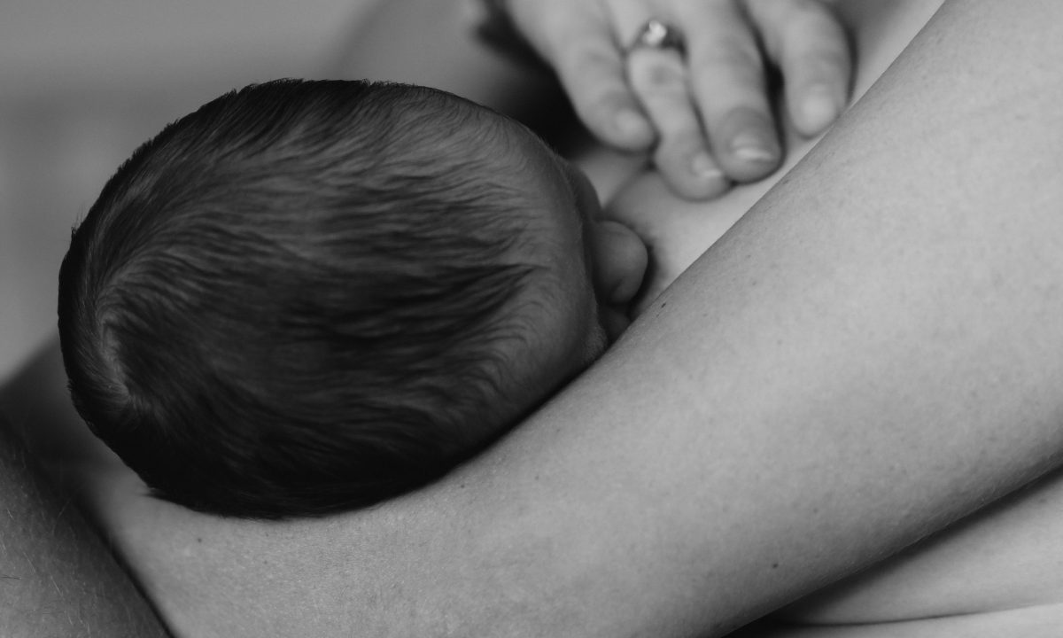 Συμβουλές θηλασμού από τη μια μητέρα στην άλλη
