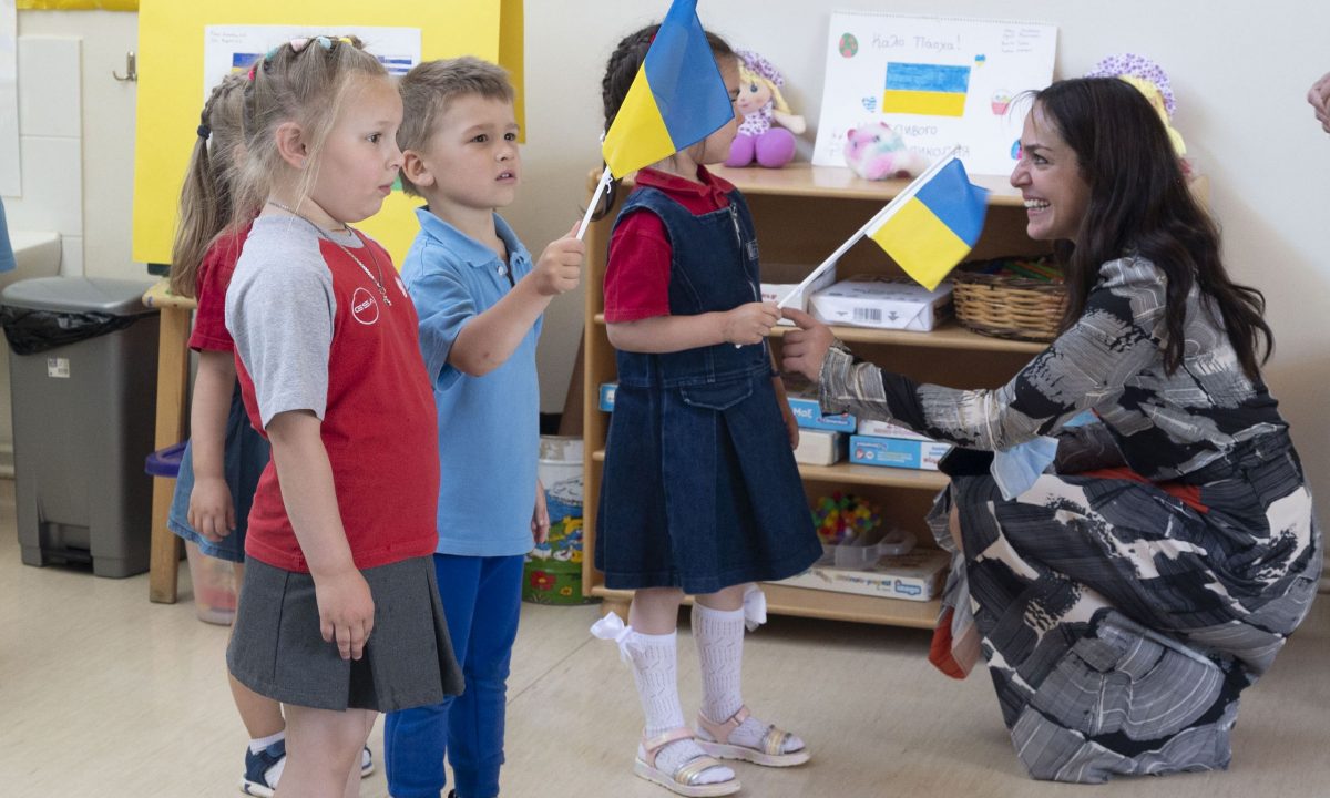 Εκπαιδευτήρια Δούκα: Παρουσία της Δόμνας Μιχαηλίδου η γιορτή της Ημέρας της Νίκης της Ουκρανίας