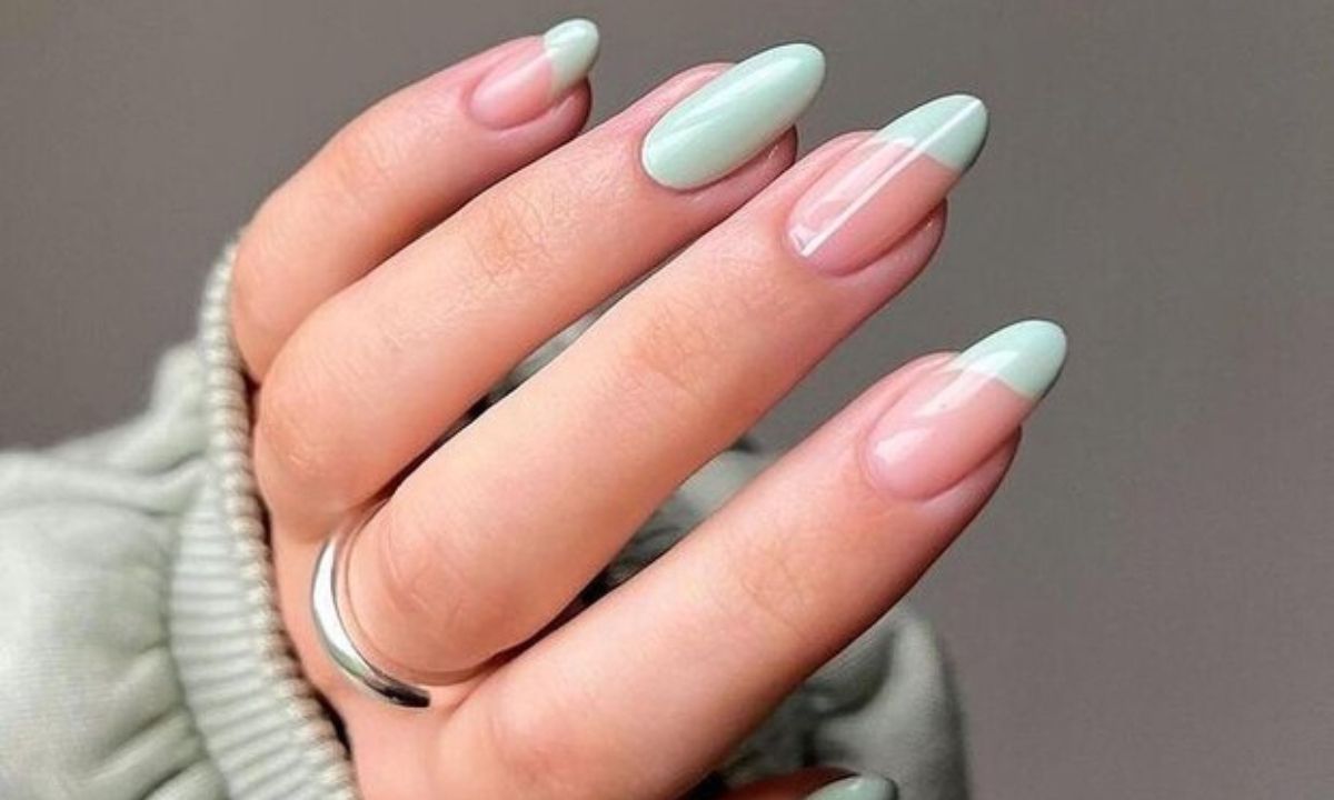 Peanut nails: Το πράσινο του φιστικιού είναι super chic κι έχουμε 10 μανικιούρ για σένα