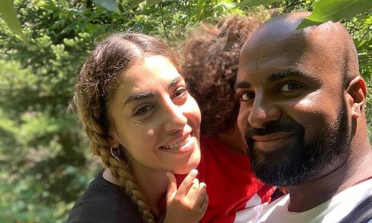 Ησαΐας Ματιάμπα: Διακοπές στην Πάρο με την οικογένειά του – Οι φώτο που δημοσίευσε