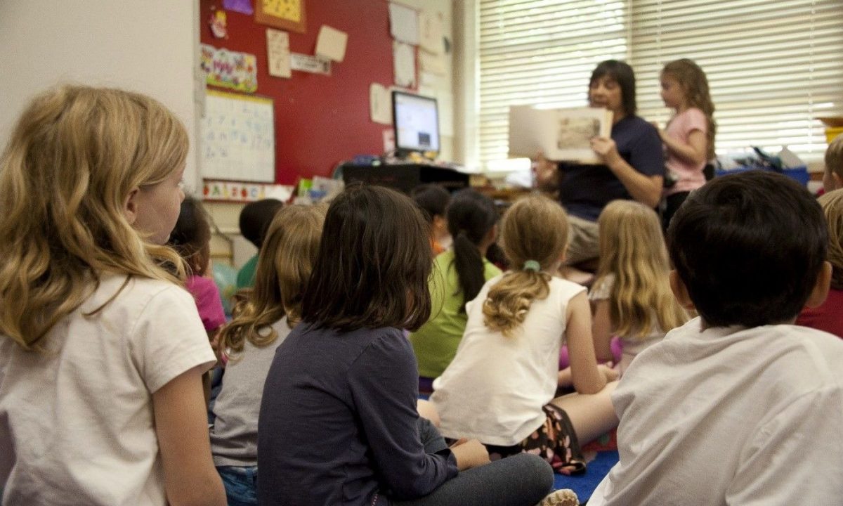 Schoolpack: Η ομάδα που αναλαμβάνει να προετοιμάσει τον σχολικό εξοπλισμό κάθε μικρού μαθητή