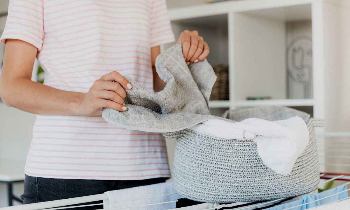 Tips για μαμάδες: Πέντε λόγοι που αξίζει να βάλετε ξύδι στο πλυντήριο ρούχων