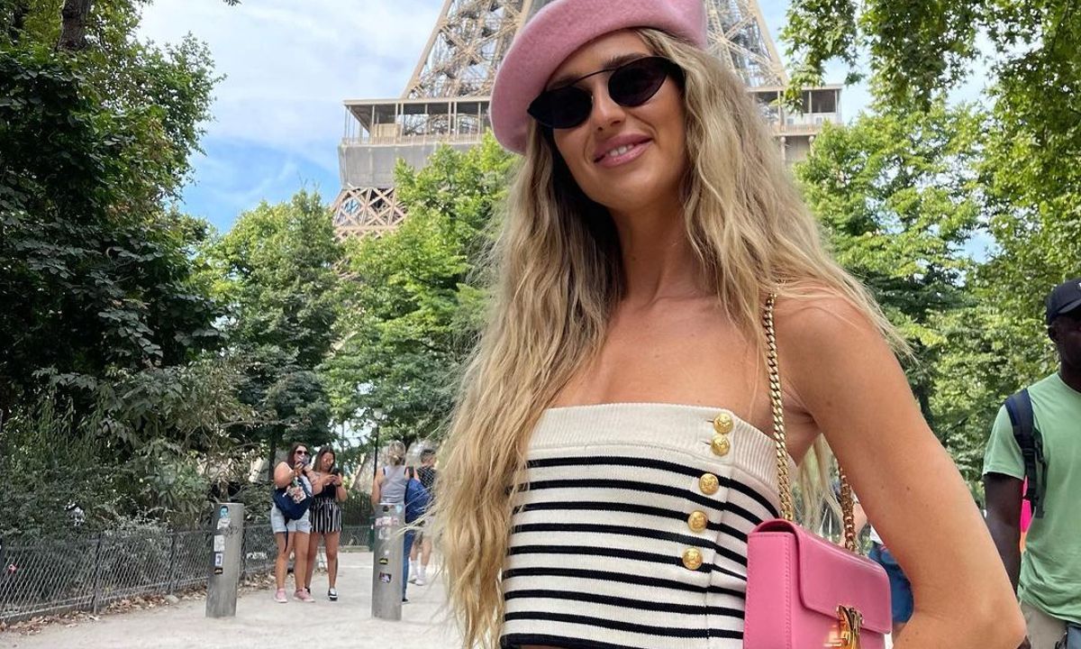 6 crop tops που θα φοράς με ψηλόμεσο παντελόνι αλλά και με φούστα