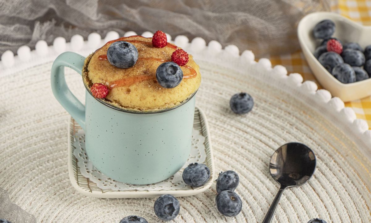 Mug cake: Πέντε συνταγές για υγιεινά κεκάκια στο φλιτζάνι