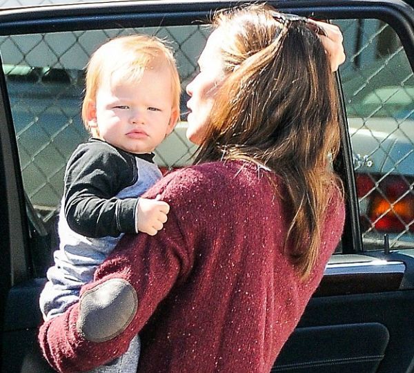 Jennifer Garner: Για ψώνια με τον γιο της!