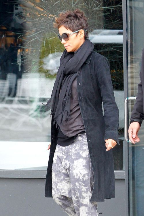 Οι πρώτες φωτογραφίες της Halle Berry μετά την ανακοίνωση της εγκυμοσύνης της!