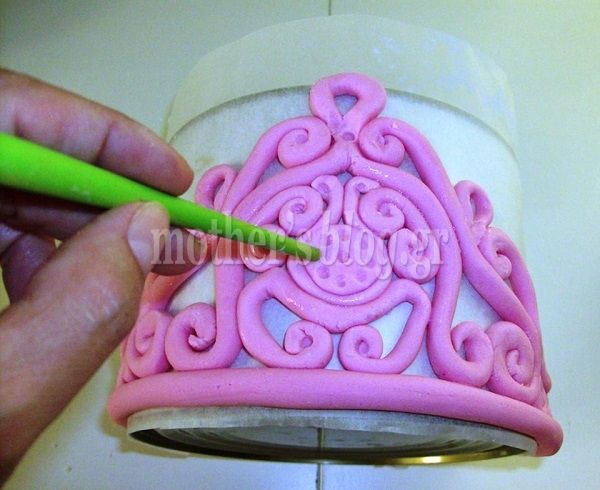 My cakes - My Hobby: Φτιάχνουμε την πιο γλυκιά τιάρα για τη τούρτα της μικρής μας πριγκίπισσας!