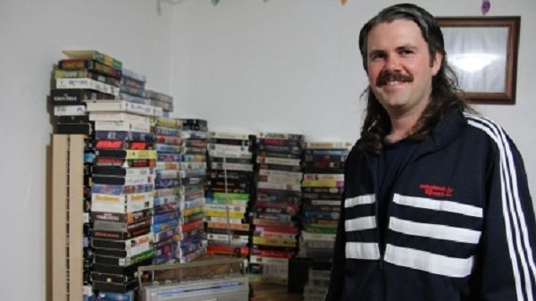 Γύρισαν το χρόνο πίσω! Οικογένεια ζει με την τεχνολογία του 1986! (εικόνες, βίντεο)