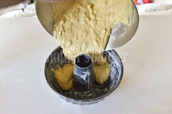 Τέτοια νοστιμιά δεν υπάρχει! Πανεύκολο κέικ μπανάνας με γλάσο σοκολάτας από τον Γιώργο Γεράρδο