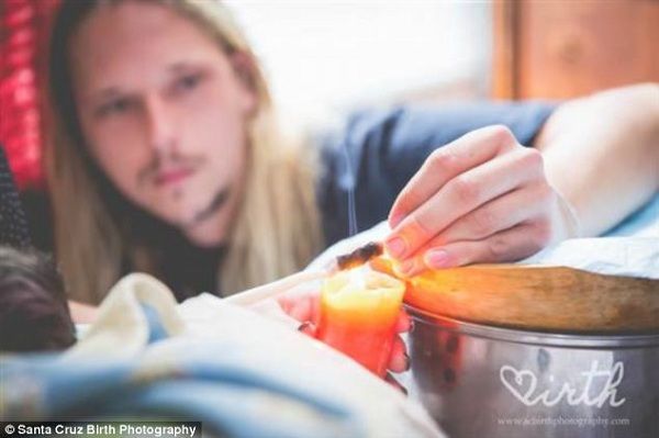 Καλιφόρνια: Δε θα πιστεύετε τι κάνουν με τον ομφάλιο λώρο του νεογέννητου παιδιού τους (εικόνες)