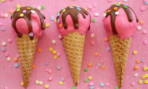 Cake pops σαν παγωτό (εικόνες & βίντεο)