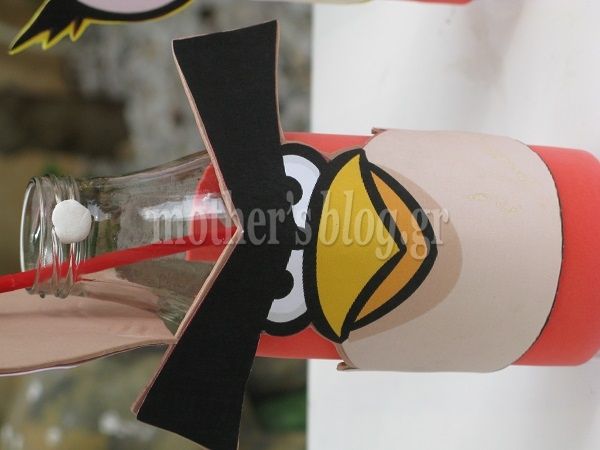 Φτιάξτε όμορφα μπουκάλια «έκπληξη» για το αποκριάτικο πάρτι των παιδιών σας.