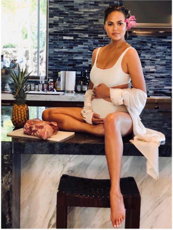Chrissy Teigen: Αυτή είναι η παπαράτσι φωτογραφία που την έκανε έξω φρενών (pics)