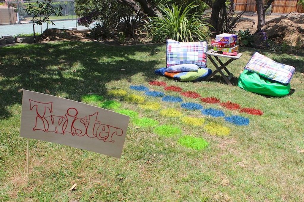 Παίζουν twister