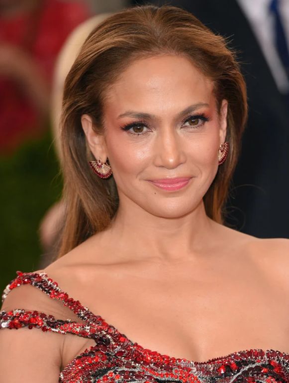Jennifer Lopez: Το νέο χρώμα των μαλλιών της είναι από τα καλύτερα που έχει κάνει