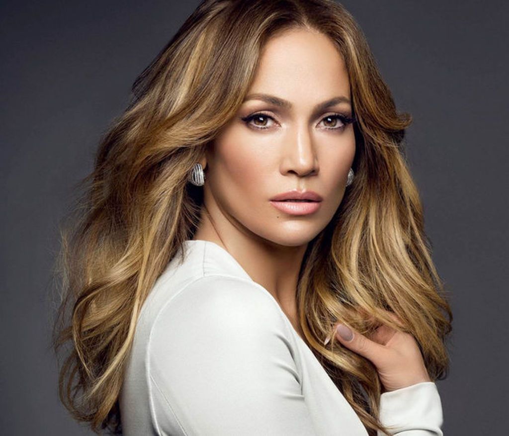 7. Jennifer Lopez (μητέρα της Emme και του Maximilian)
"Η μητρότητα με έκανε καλύτερο άνθρωπο, με ολοκλήρωσε σαν προσωπικότητα."