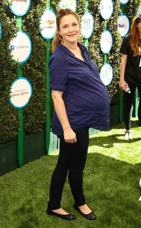 7. Drew Barrymore (μητέρα της Olive και της Frankie)
«Δε σταματούσα να τρώω ό,τι ήθελα –κυρίως τα πιο ανθυγιεινά- γιατί τι είναι μερικά κιλά παραπάνω;»