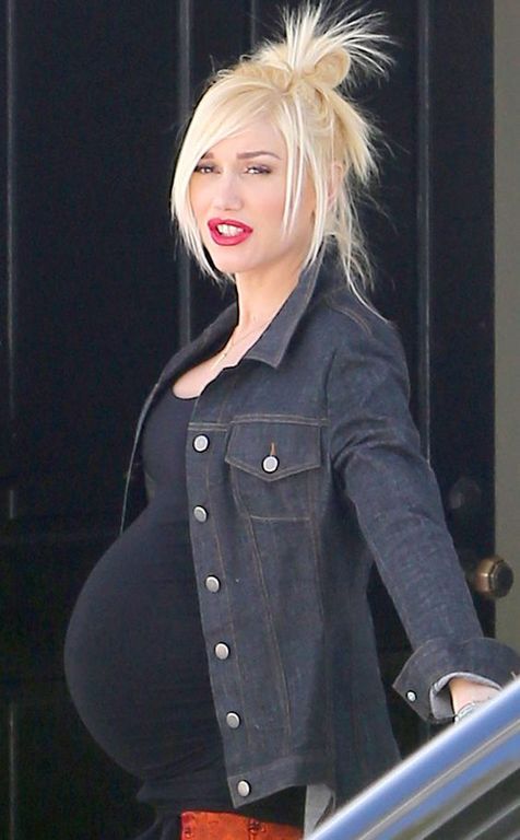 10. Gwen Stefani (μητέρα των Zuma, Kingston και Apollo)
«Αναρωτιόμουν πως θα χωρέσει αυτό το μωρό στη ζωή μου και αν θα είμαι ικανή να αφοσιωθώ σε αυτό. Το σκεφτόμουν έντονα γιατί είμαι παθιασμένη με ό,τι κάνω αλλά τελικά έγιναν όλα. Η μητρότητα είναι το