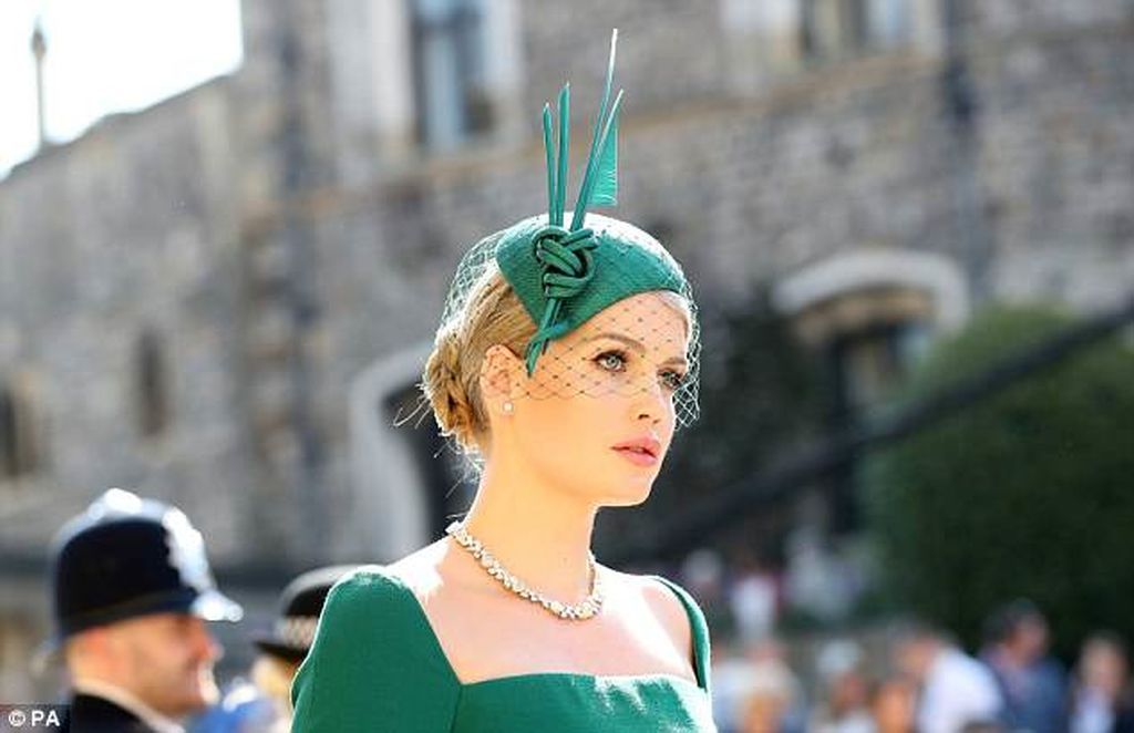 Lady Kitty Spencer: Μάθαμε τα πάντα για την ανιψιά της Diana που «έκλεψε» τις εντυπώσεις στον γάμο