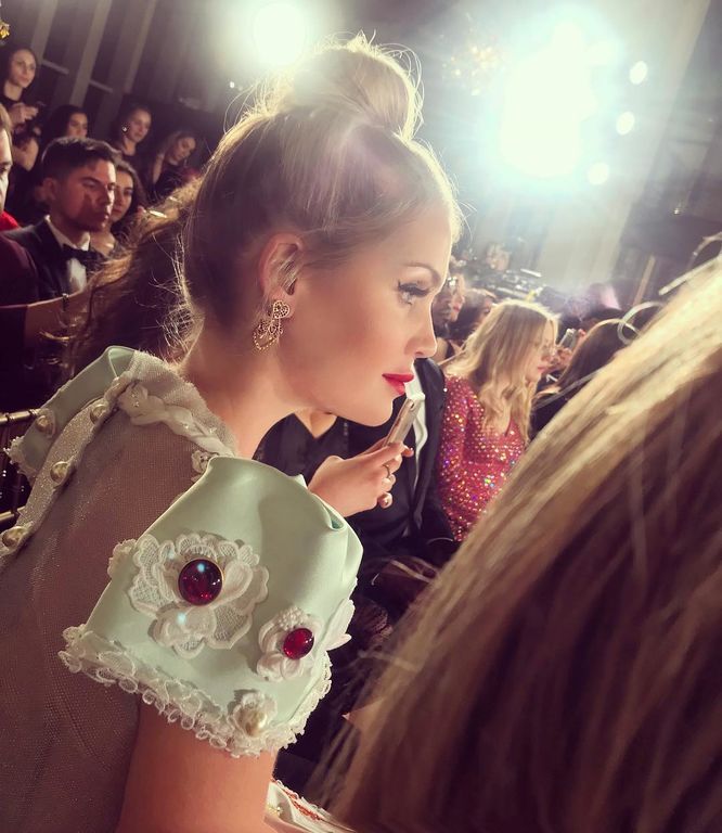 Lady Kitty Spencer: Μάθαμε τα πάντα για την ανιψιά της Diana που «έκλεψε» τις εντυπώσεις στον γάμο