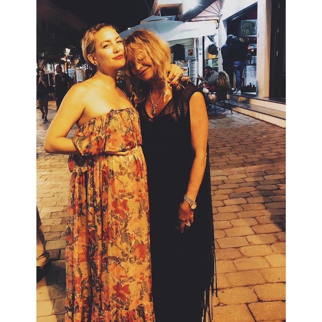 Kate Hundson: Η εγκυμοσύνη της πάει πολύ - Δείτε τις ωραιότερες φωτογραφίες της
