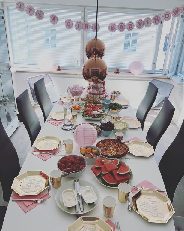 Baby shower: Ιδέες για να γιορτάσετε τον ερχομό της μικρής σας με φίλους (pics)