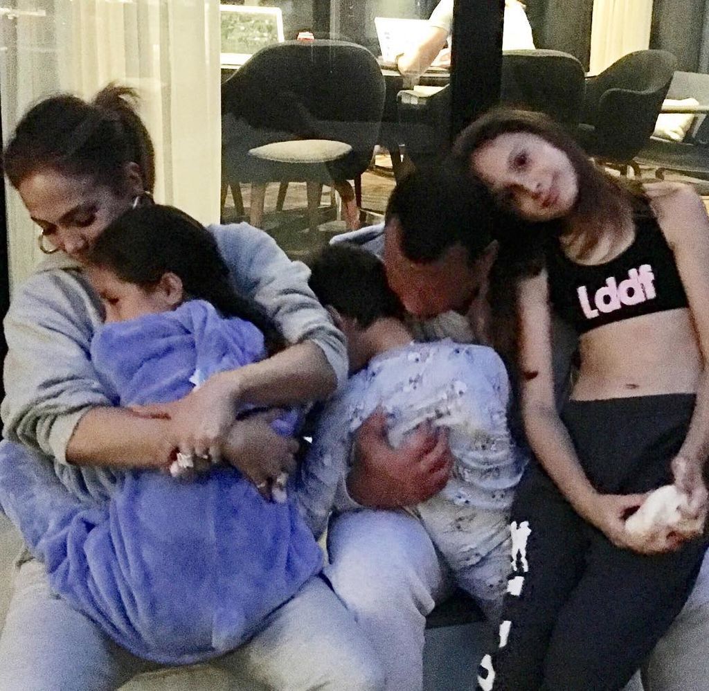 10 φωτογραφίες που αποδεικνύουν ότι η Jennifer Lopez είναι η πιο γλυκιά μανούλα (pics)